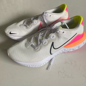 Nike renew run